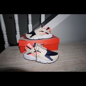 Nike woman’s air huarache run